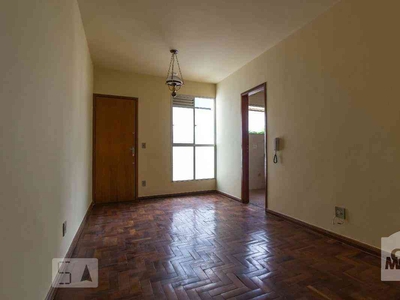 Apartamento com 3 quartos à venda no bairro Sagrada Família, 60m²