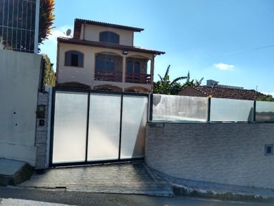 Casa à venda 3 pisos com piscina próximo Hosp Regional e Beiramar na Praia Comprida, São José, SC
