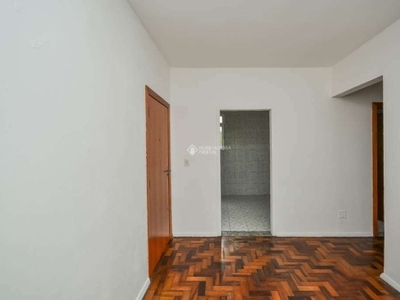 Apartamento com 2 quartos para alugar na travessa escobar, 429, camaquã, porto alegre, 48 m2 por r$ 800