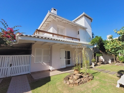 GARANTA EXCELENTES FÉRIAS LINDA CASA PERTO PRAIA CENTRO CANASVIEIRAS