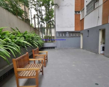 Apartamento 90m², 01dormitório (sendo suíte), 03 banheiros e 01 vaga na garagem. Condomí