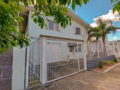 Casa com 3 dormitórios à venda, 210 m² por R$ 790.000,00 - Jardim Italia - Caxias do Sul/RS