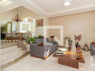 Casa com 4 quartos à venda no bairro Fernão Dias, 420m²