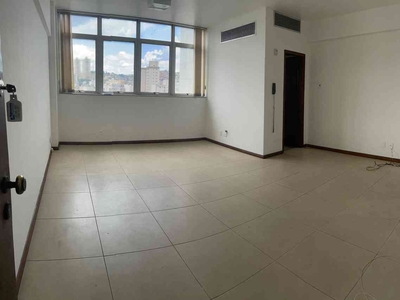 Sala para alugar no bairro Funcionários, 31m²