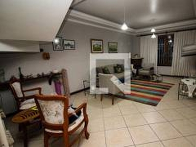 Casa com 3 Quartos para alugar, 300m² - Ipanema