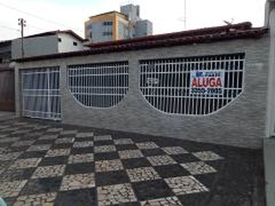 Casa com 4 Quartos para alugar, 340m² - Taguatinga Norte