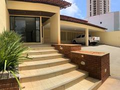 Casa com 4 Quartos para alugar, 600m² - Capim Macio