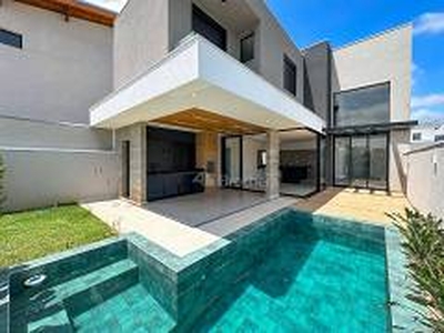 Casa de Condomínio com 3 Quartos à venda, 242m² - Gramadão