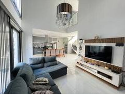 Casa de Condomínio com 3 Quartos à venda, 254m² - Reserva Aruanã