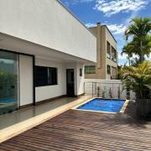 Casa de Condomínio com 3 Quartos para alugar, 320m² - Alphaville Araguaia