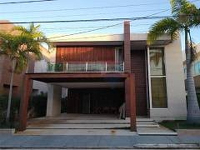 Casa de Condomínio com 5 Quartos para alugar, 380m² - Aruana