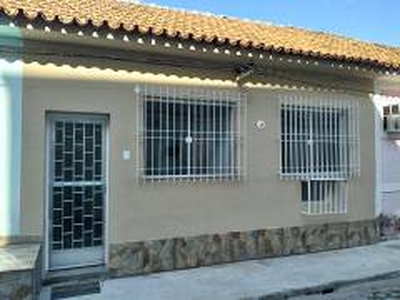 Casa de Vila com 2 Quartos para alugar, 37m² - Irajá