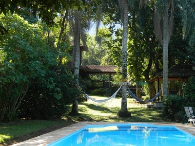 CASA EM CONDOMÍNIO EM MARESIAS NA MATA ATLÂNTICA - PARAÍSO