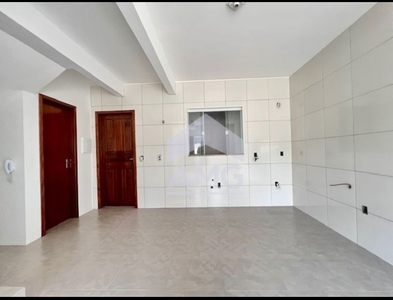 Casa no Bairro Velha Central em Blumenau com 3 Dormitórios (1 suíte) e 85.7 m²