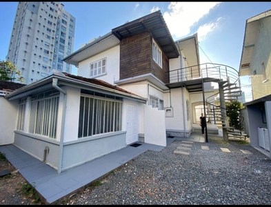 Casa no Bairro Victor Konder em Blumenau com 10 Dormitórios e 280 m²