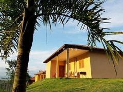Fazenda / Sítio / Chácara com 3 Quartos à venda, 100m² - Vila Favorino