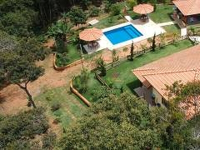 Fazenda / Sítio / Chácara com 3 Quartos à venda, 30000m² - Centro