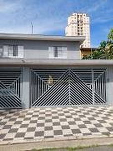 Sobrado com 2 Quartos para alugar, 150m² - Centro