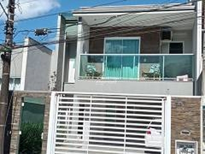 Sobrado com 3 Quartos à venda, 174m² - Água Verde