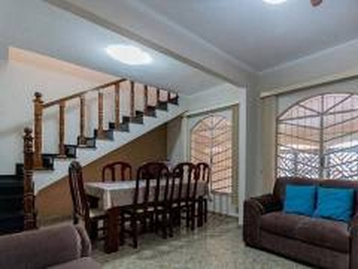 Sobrado com 4 Quartos à venda, 180m² - Vila Guiomar