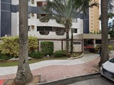 Apartamento para aluguel tem 110 metros quadrados com 3 quartos em Setor Bueno - Goiânia -