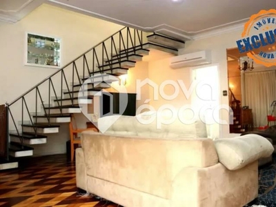 Casa à venda por R$ 987.000