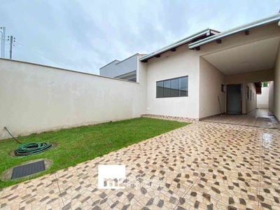 Casa com 3 quartos à venda no bairro Parque Trindade III, 180m²