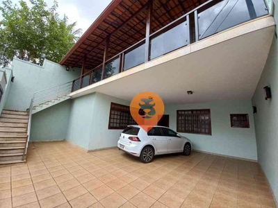 Casa com 4 quartos à venda no bairro Sagrada Família, 340m²