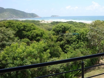 Chalé Duplex na beira da praia do Santinho, a mais limpa do Brasil