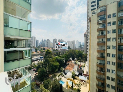 Apartamento à venda em Campo Belo com 206 m², 3 quartos, 3 suítes, 3 vagas