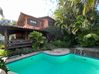 Casa em Camboinhas, Niterói/RJ de 326m² 5 quartos à venda por R$ 3.799.000,00