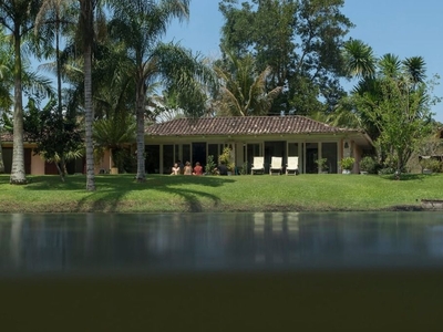 Casa em Centro, Angra dos Reis/RJ de 500m² 4 quartos à venda por R$ 3.799.000,00