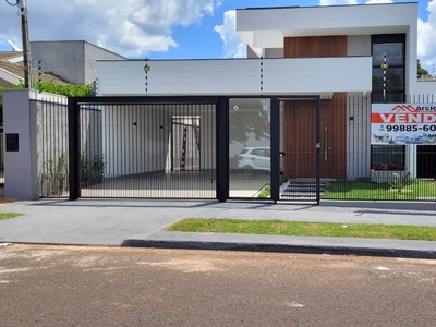 Casa em Jardim Monte Rei, Maringá/PR de 200m² 3 quartos à venda por R$ 1.499.000,00