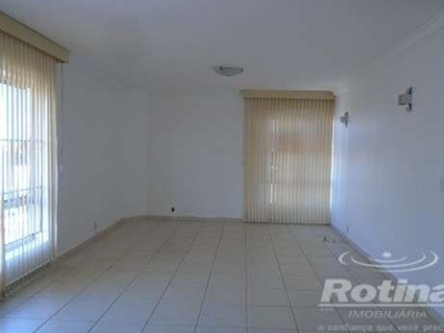 Apartamento à venda, 3 quartos, 1 suíte, 1 vaga, centro - uberlândia/mg - r$ 450.000,00