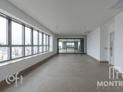 Apartamento à venda em Tatuapé com 337 m², 3 quartos, 3 suítes, 5 vagas