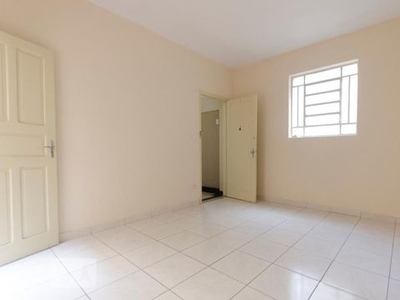 APARTAMENTO no 1º andar com 2 dormitórios