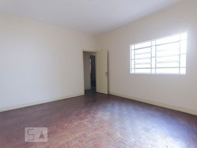 APARTAMENTO no 2º andar com 2 dormitórios