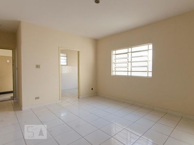 APARTAMENTO no 3º andar com 2 dormitórios