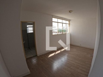 APARTAMENTO no 7º andar com 1 dormitório