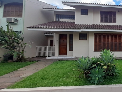 Casa em Camobi, Santa Maria/RS de 235m² 4 quartos à venda por R$ 989.000,00