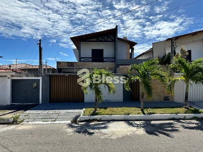 Casa em Capim Macio, Natal/RN de 270m² 4 quartos à venda por R$ 648.999,00