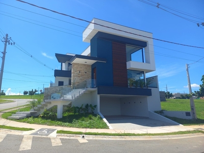 Casa em Centro, Taubaté/SP de 215m² 3 quartos para locação R$ 10.000,00/mes