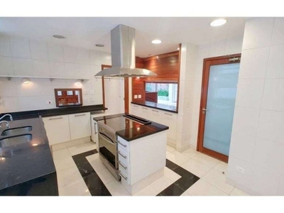 Casa em condomínio fechado com 3 quartos para alugar na rua lourenço de almeida, 220, vila nova conceição, são paulo por r$ 30.000