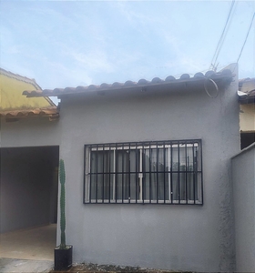 Casa em Jardim Alto Paraíso, Aparecida de Goiânia/GO de 75m² 2 quartos à venda por R$ 184.000,00