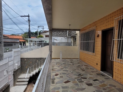 Casa em Mutondo, São Gonçalo/RJ de 166m² 3 quartos à venda por R$ 529.000,00