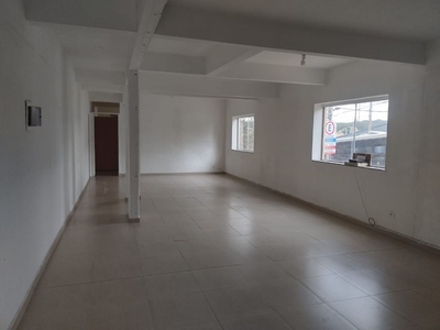 Salão em João XXIII, Vinhedo/SP de 120m² para locação R$ 5.500,00/mes