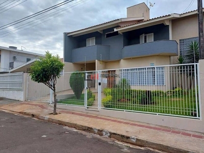 Sobrado em San Remo, Londrina/PR de 198m² 3 quartos à venda por R$ 989.000,00