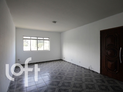 Apartamento à venda por R$ 400.000