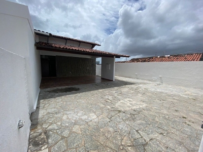 Casa espaçosa no Expedicionários com 4 quartos + DCE, terraço, quintal e ótima localização