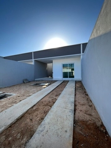Casa nova com 2 quartos e garagem, a 1 km do centro - Planalto do Sol